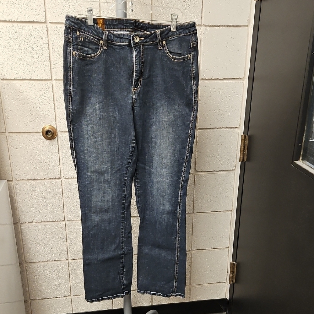 Aura Blue Straight Jeans Classic Style